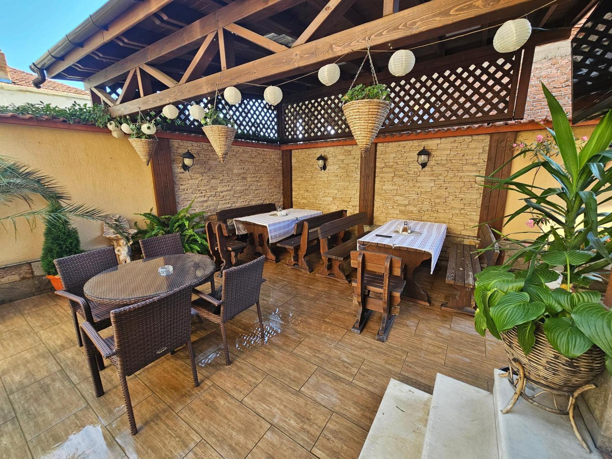 Family Hotel Jeri Velingrad Bagian luar foto
