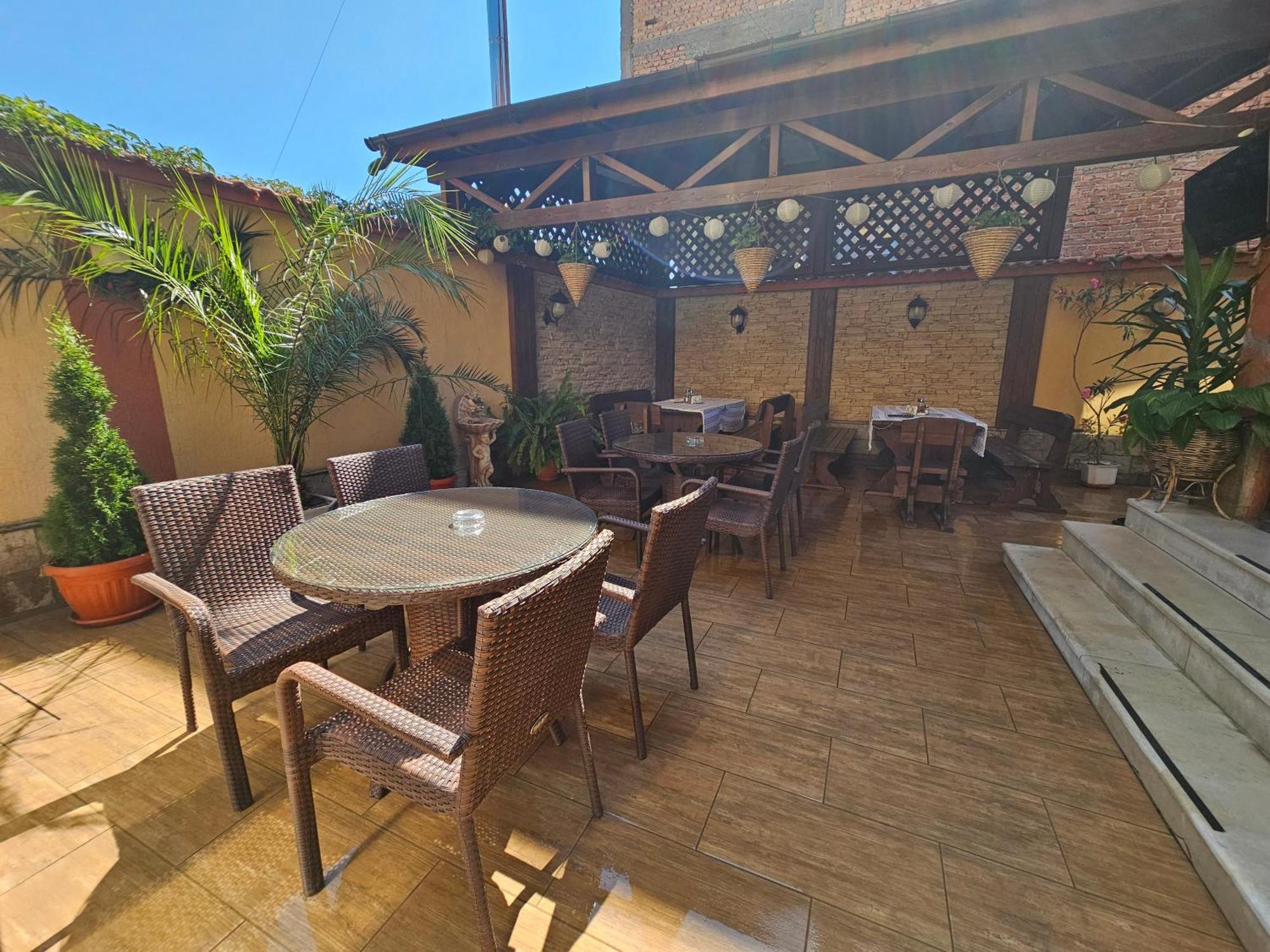 Family Hotel Jeri Velingrad Bagian luar foto