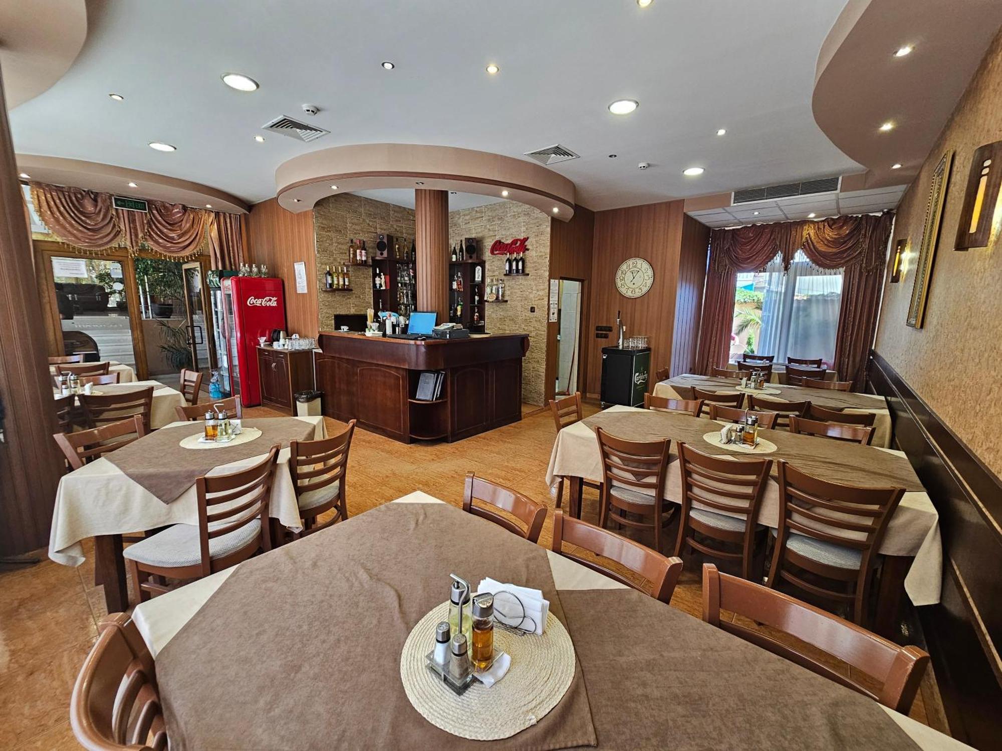 Family Hotel Jeri Velingrad Bagian luar foto