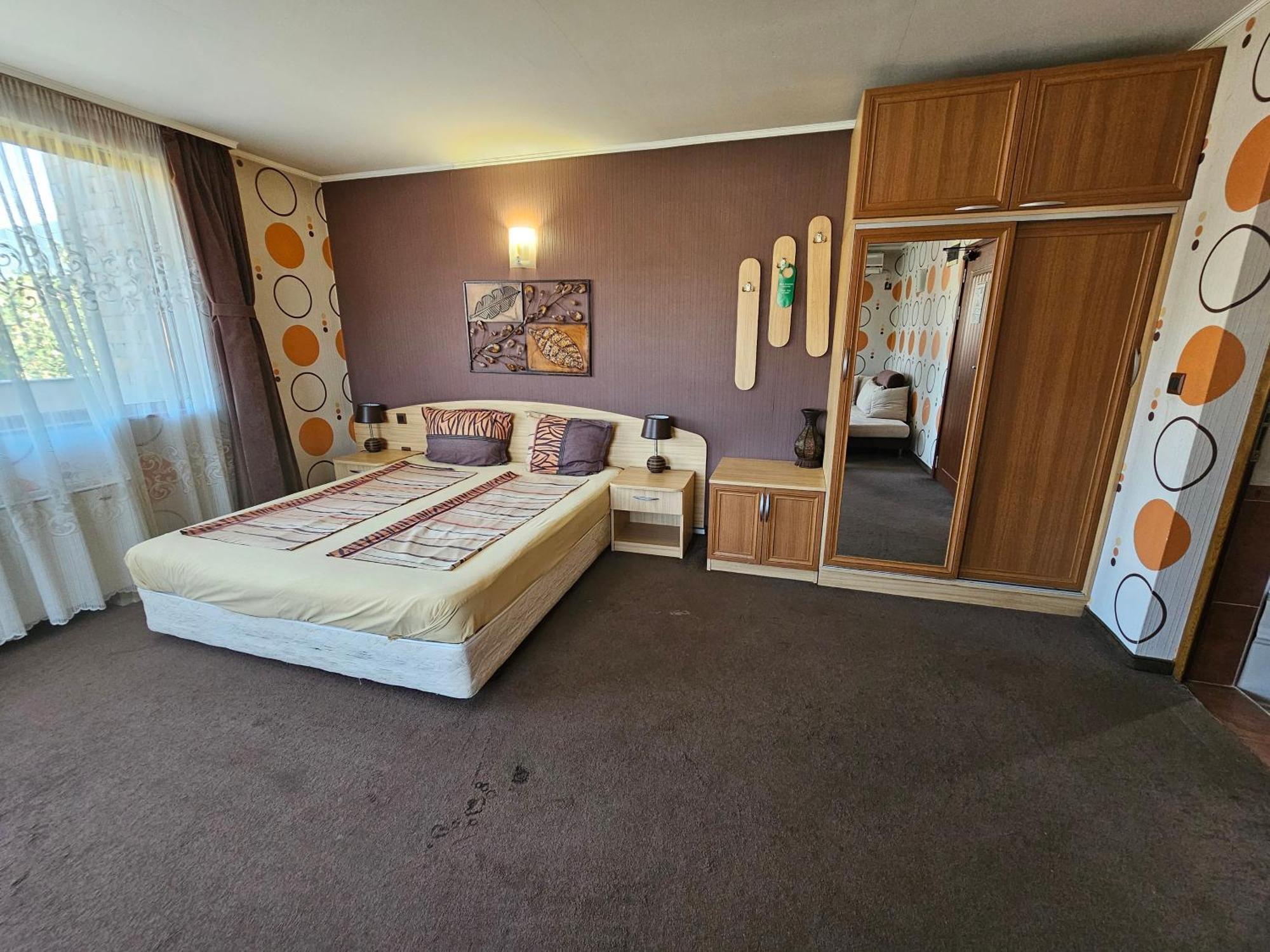 Family Hotel Jeri Velingrad Bagian luar foto