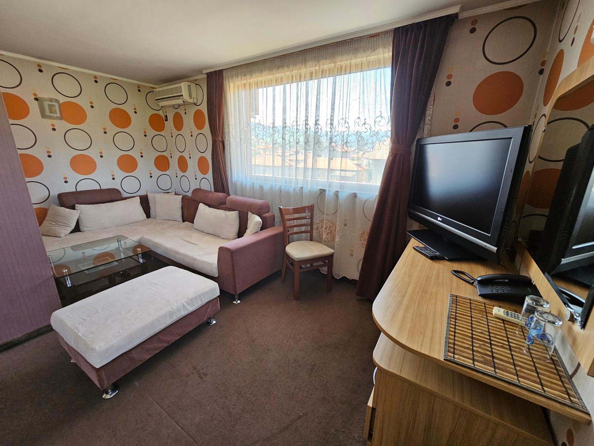 Family Hotel Jeri Velingrad Bagian luar foto
